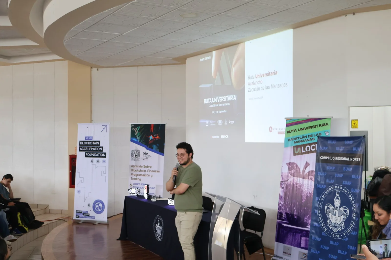 Ruta Universitaria 2026 — momento 13
