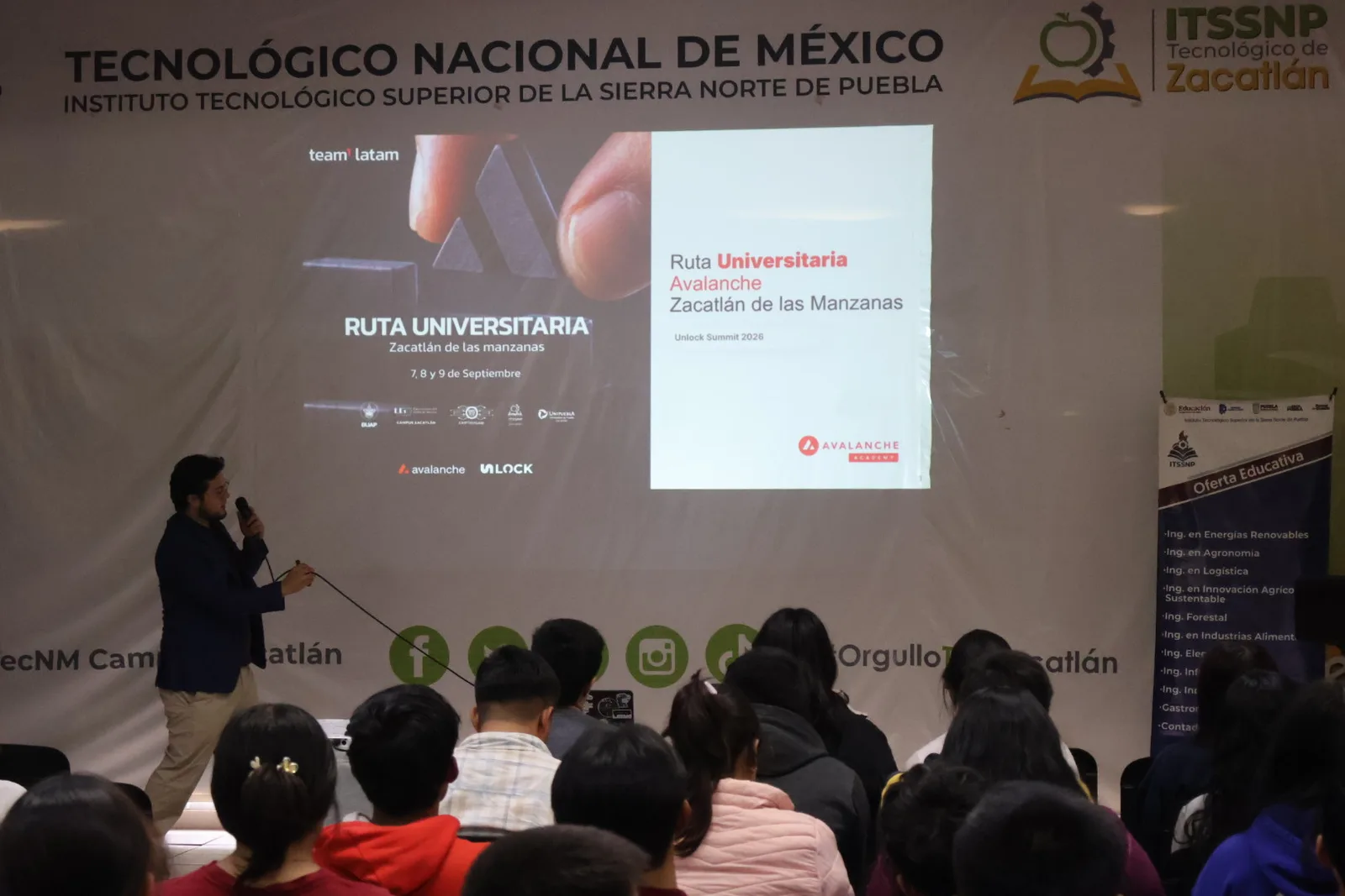 Ruta Universitaria 2026 — momento 74