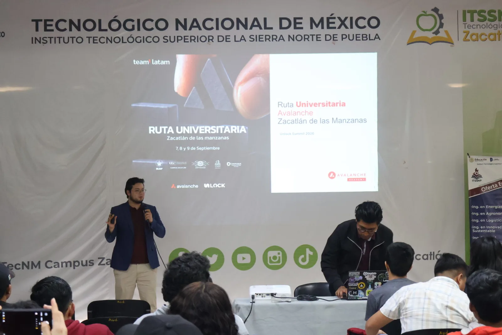 Ruta Universitaria 2026 — momento 75